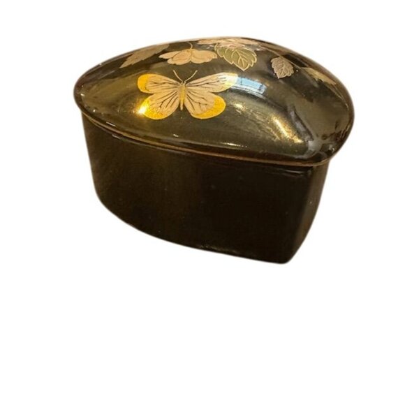 Heart-Shaped Black Lacquer Trinket Box With Floral & Butterfly Design - Picture 2 of 8